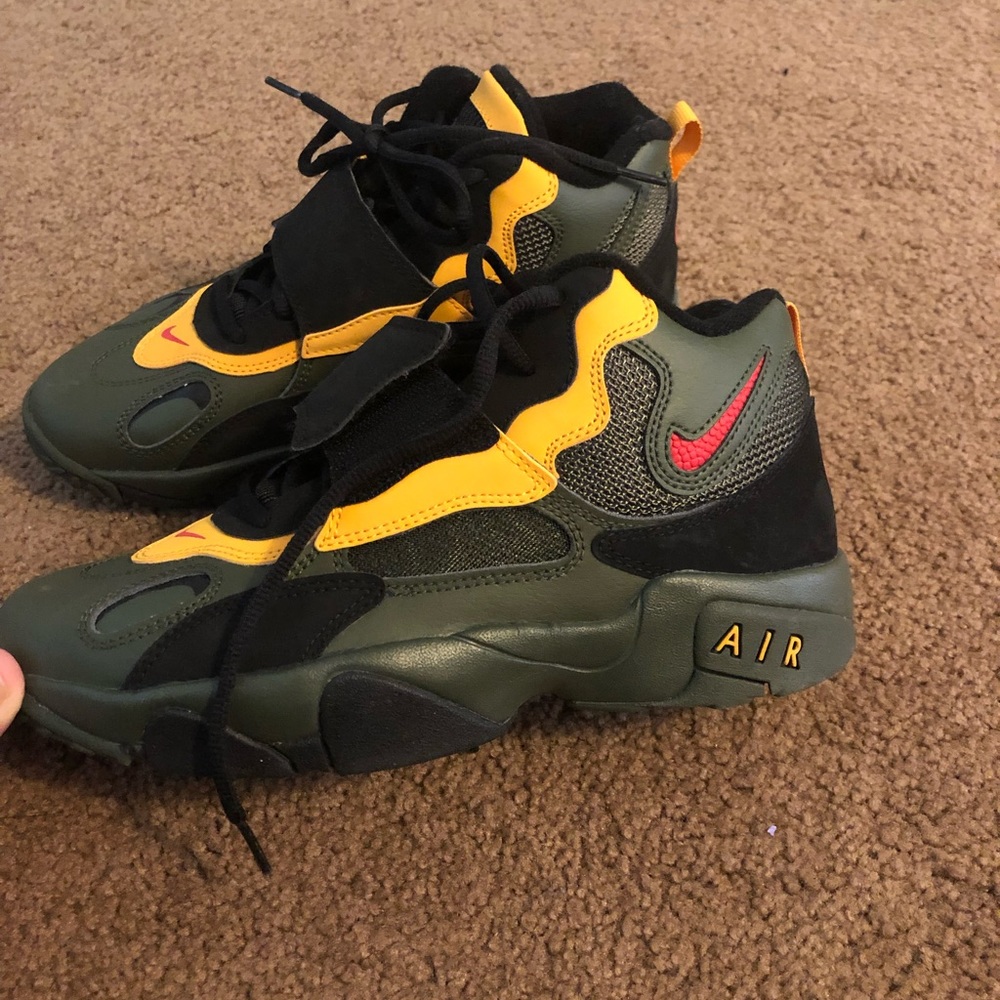 Deon Sanders Nike’s